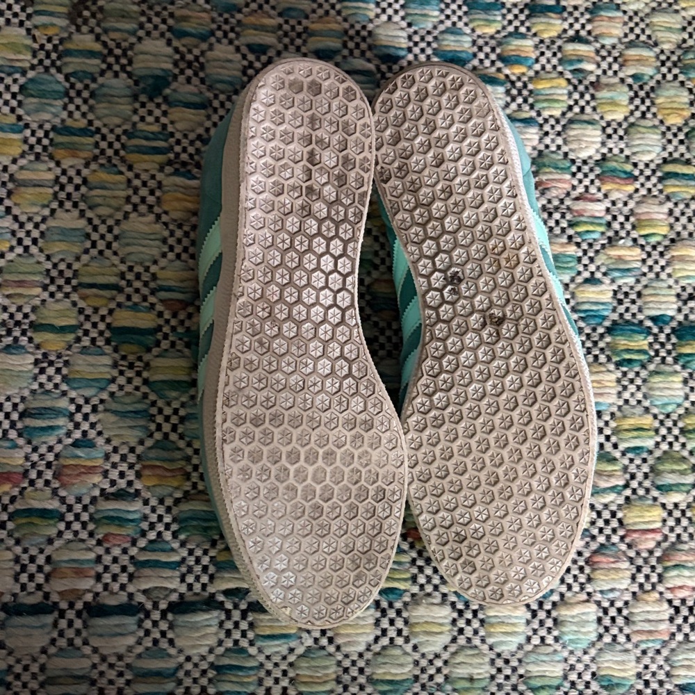 Adidas Gazelle Aqua Sneakers - Picture 2 of 5